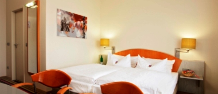 Tag med Panter Rejser til K�ln med indkvartering p� RAMADA Hotel H�rth